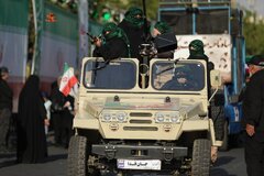 رژه‌ گردان‌های مستقر در رزمایش ۳۱۳ هزار نفری جان‌فدایان ایران +ویدیو
