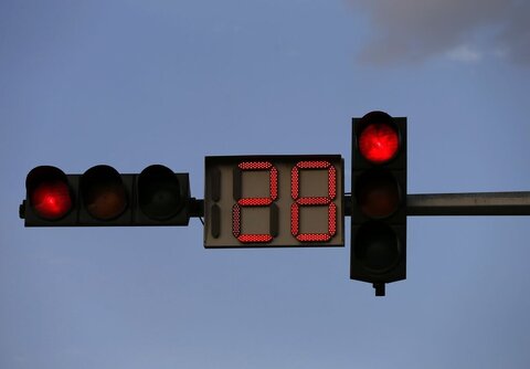 چراغ قرمز جمالزاده شمالی طولانی است