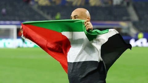 فیفا به بلند کردن پرچم فلسطین توسط سرمربی مصر واکنش نشان داد