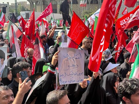پای «مذاکره» به مراسم تشییع پیکر رهبر شهید باز شد +عکس