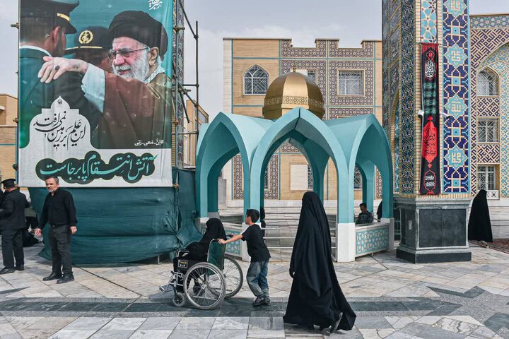 حرم مطهر رضوی در آستانه تشییع رهبر شهید