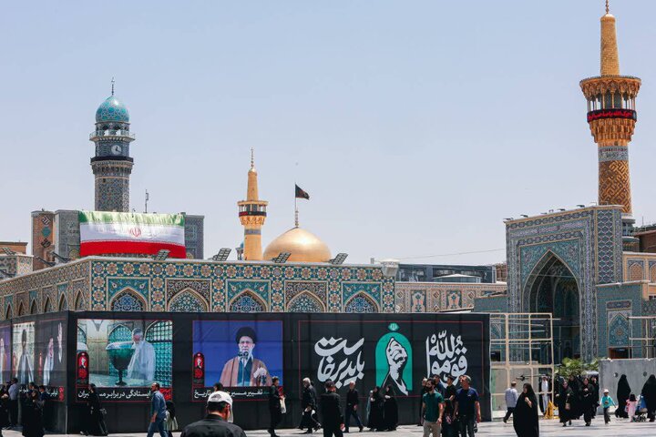 حرم مطهر رضوی در آستانه تشییع رهبر شهید