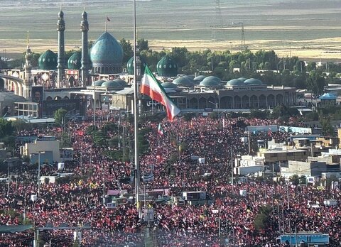 سنگ تمام مردم قم برای رهبر شهید