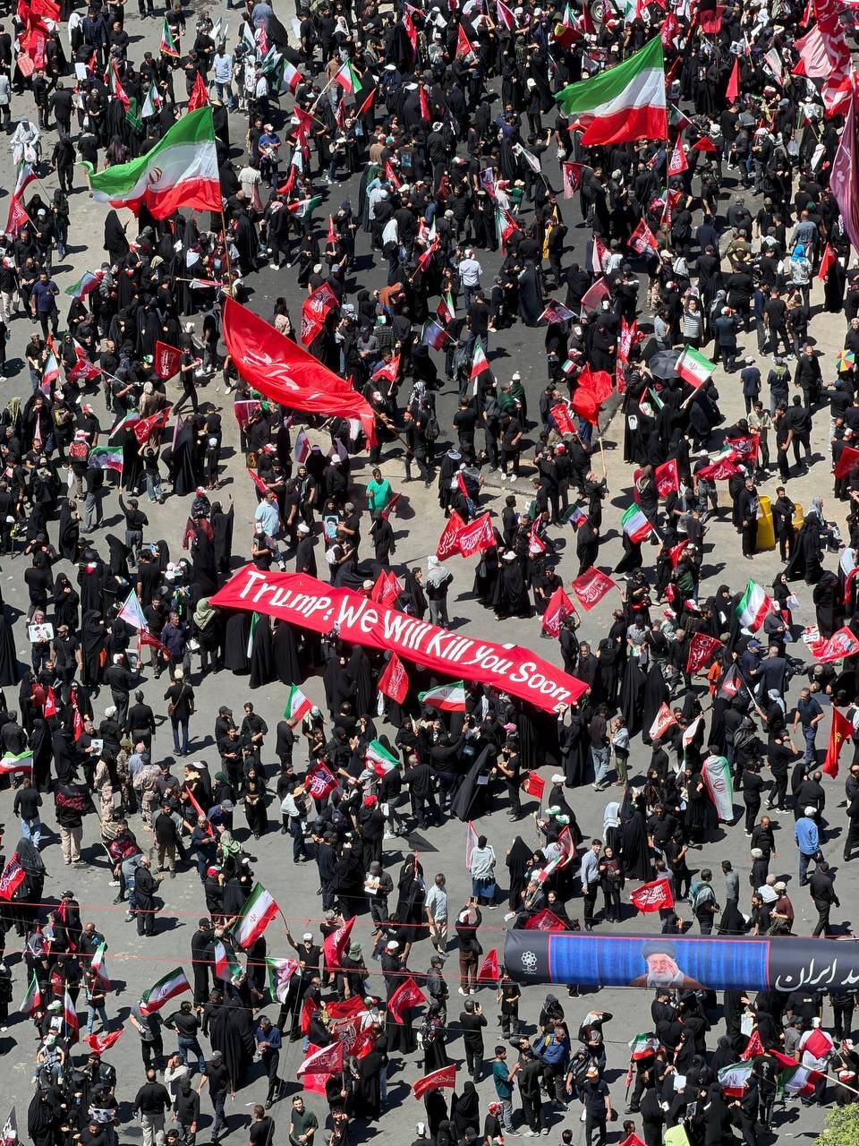 تصویر ترامپ از مشهد: من را بکشید و نابود کنید!