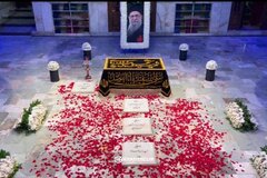 نوه ۱۴ ماهه رهبر شهید کجا دفن شد؟