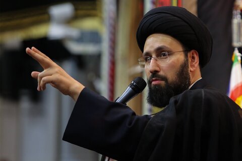 سیدعلی خمینی: هر کس پیام دوستی به آمریکا بفرستد دهانش خبیث و نجس است