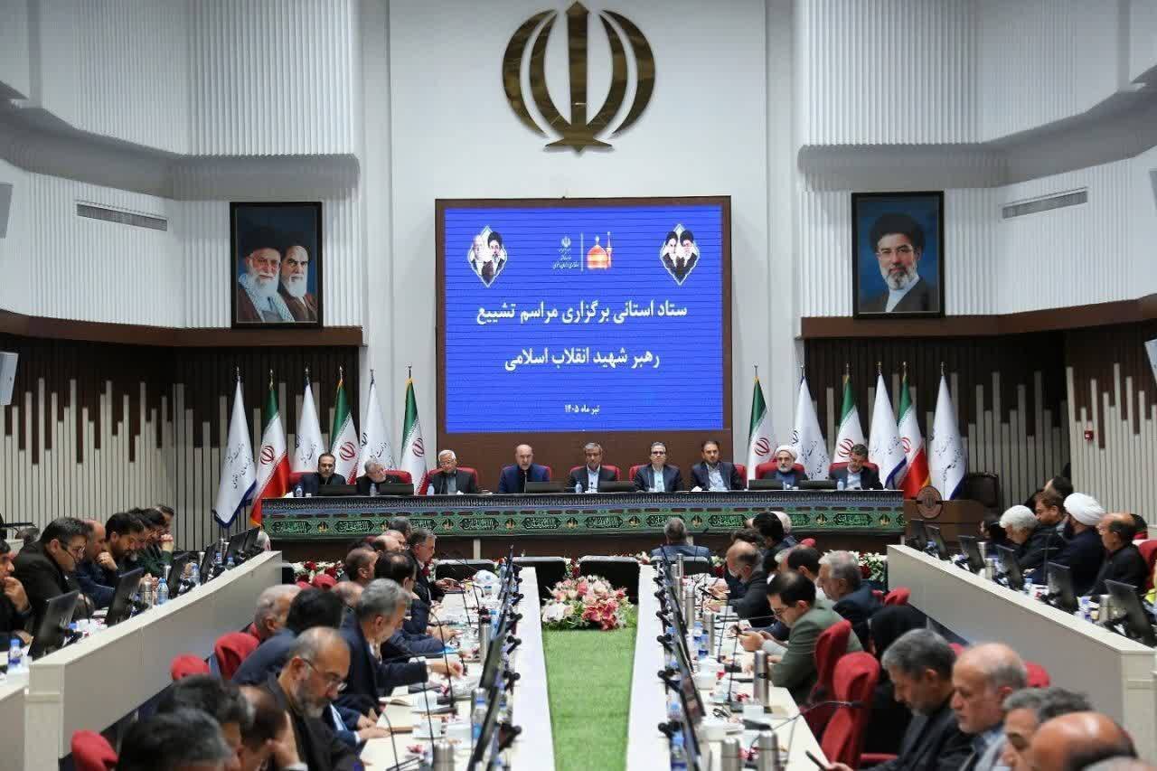 تشییع باشکوه پیکر رهبر شهید در مشهد با حضور ۸ میلیون نفر