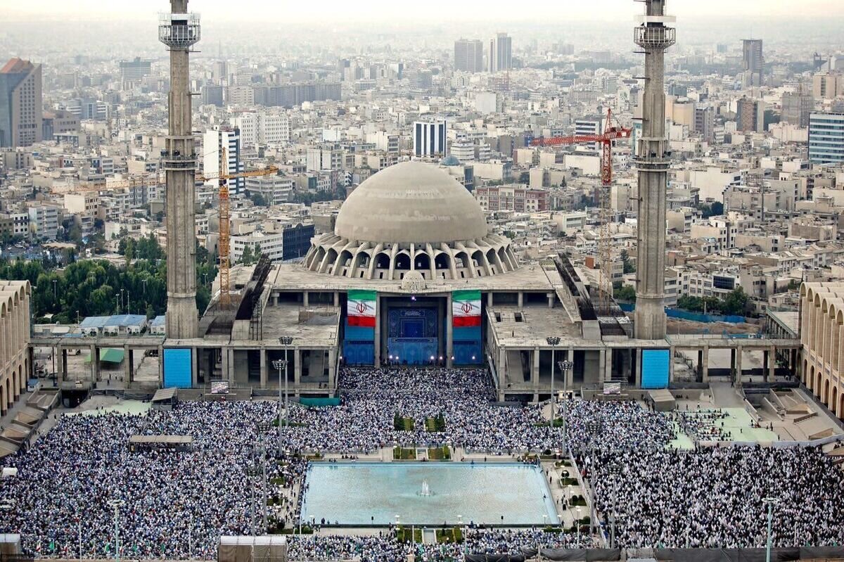 شعار علیه رئیس‌جمهور در مصلی تهران +ویدیو