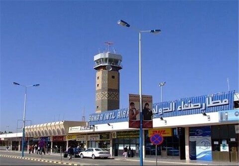 عربستان فرودگاه صنعا را دقایقی قبل از فرود هواپیمای ایران بمباران کرد