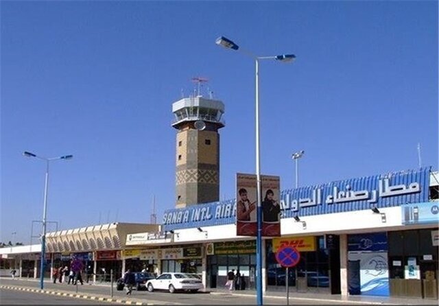 عربستان فرودگاه صنعا را دقایقی قبل از فرود هواپیمای ایران بمباران کرد