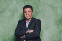 کسی از «ایثار» ۱۴۰میلیارد تومانی قلعه‌نویی راضی نیست؛ نامشروع است!