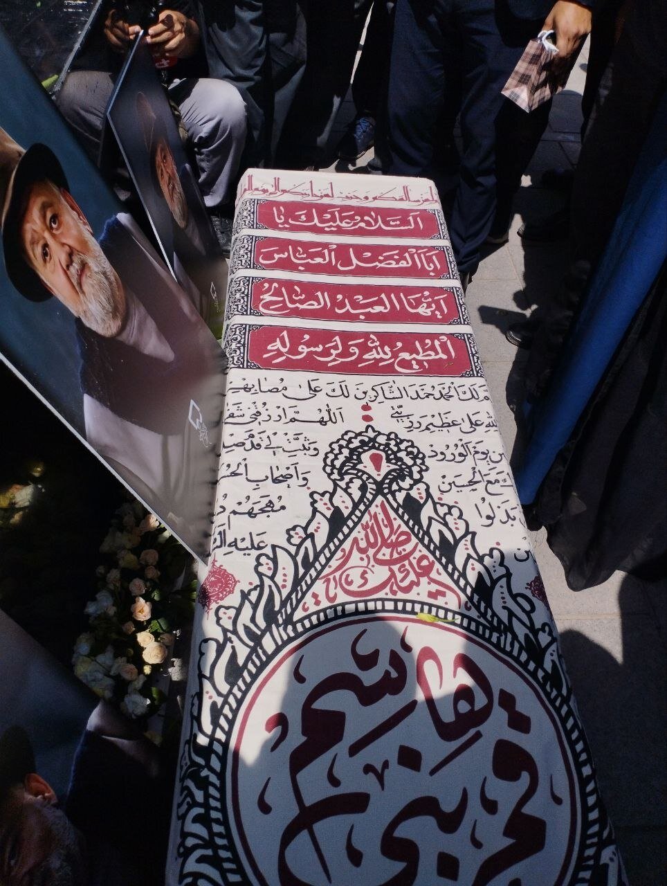 اولین تصویر از تابوت اکبر عبدی منتشر شد