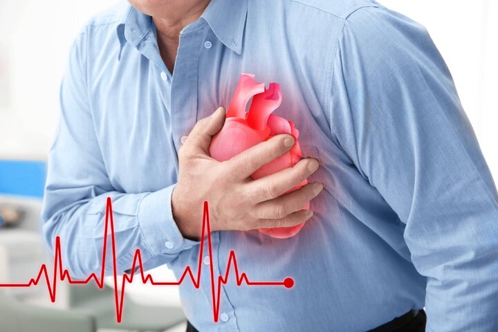 گرمای شدید چگونه سلامت قلب را تهدید می‌کند؟ | توصیه‌های یک متخصص نارسایی قلبی