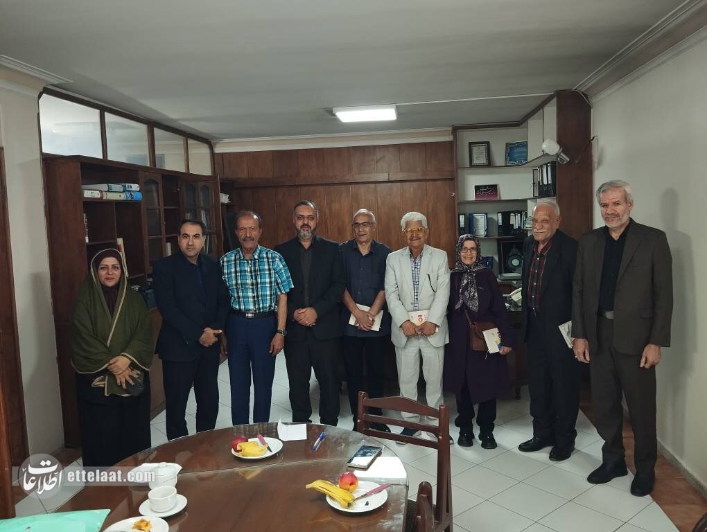 تصاویری از قدیمی‌ترین خبرنگاران مشهد!