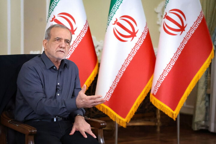 پزشکیان: استعفا نخواهم داد؛ می‌ایستم و در برابر کارشکنی‌ها با مردم صحبت می‌کنم