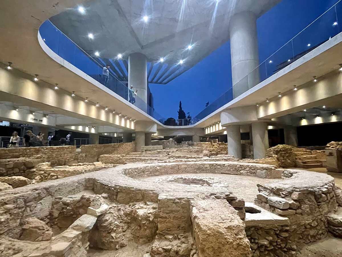 ببینید: ۱۰ موزه با معماری خیره‌کننده جهان؛ از لوور پاریس تا موزه ایران باستان تهران
