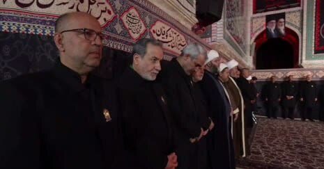 حضور قالیباف و عراقچی در مراسم خطبه‌خوانی شهادت امام رضا(ع) در حرم رضوی +ویدئو
