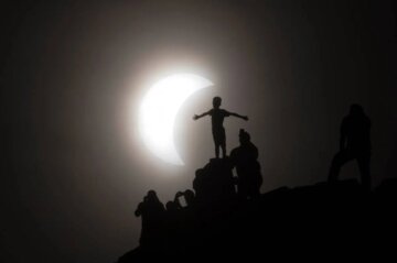 پدیده تماشایی خورشیدگرفتگی کامل ۲۰۲۶