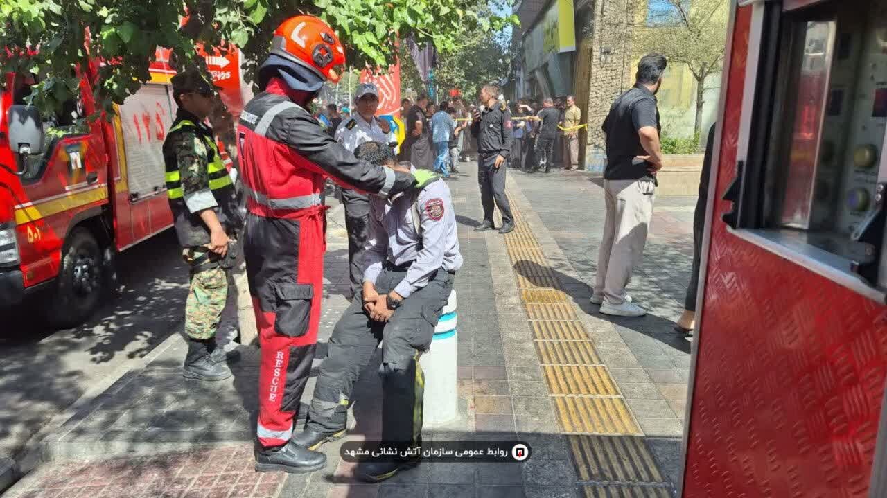 نجات ۲۰۰ نفر از آتش سوزی در مشهد