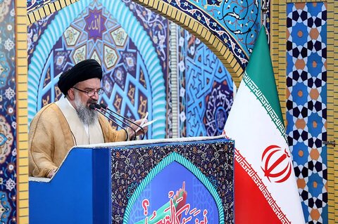سیداحمد خاتمی: آمریکا می‌خواست نظام ایران را نابود کند اما ابرقدرت جهان شدیم