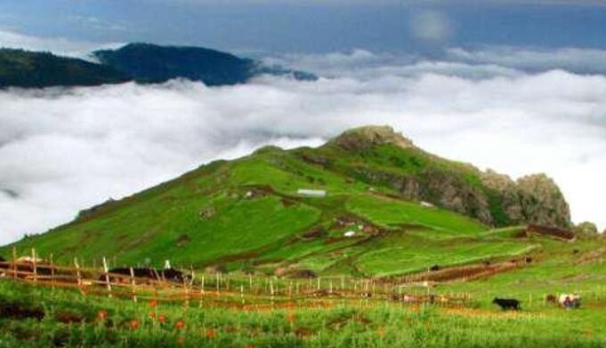 روستای پیلابور، پنهان در ابرها و دور از گرما