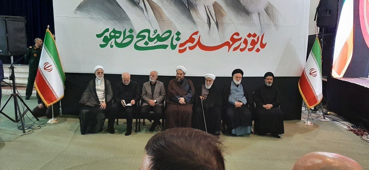 حضور فرزندان رهبر شهید انقلاب در مراسم چهلمین روز تشییع و تدفین آقای شهید +ویدیو