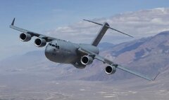 فرود یک هواپیمای نظامی آمریکایی در مسکو؛ مسافر C-17 کیست؟