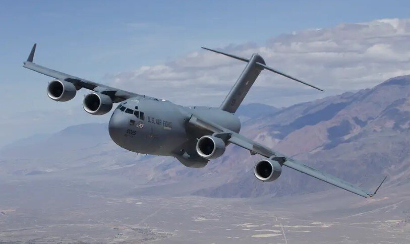 فرود یک هواپیمای نظامی آمریکایی در مسکو؛ مسافر C-17 کیست؟