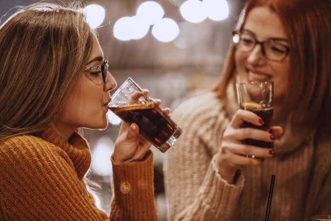 چرا نباید زیاد نوشابه رژیمی بخوریم؟