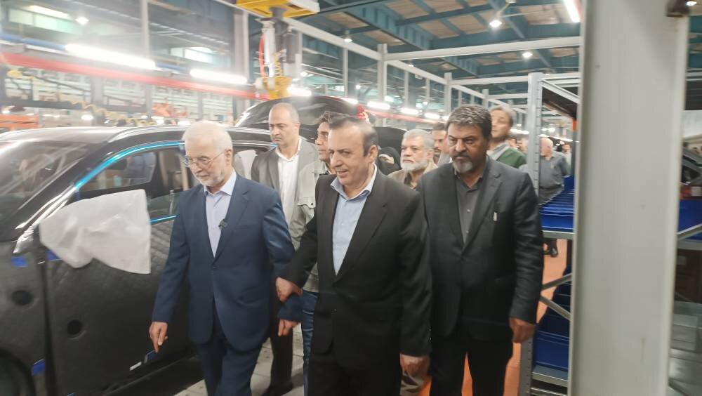 افتتاح کارخانه صنعتی خودروسازی و پروژه‌های شهری در قزوین
