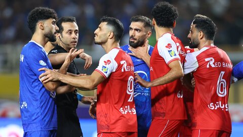 دربی پرسپولیس و استقلال از یک شبکه ماهواره‌ای بدون آرام و لوگو پخش شد +عکس