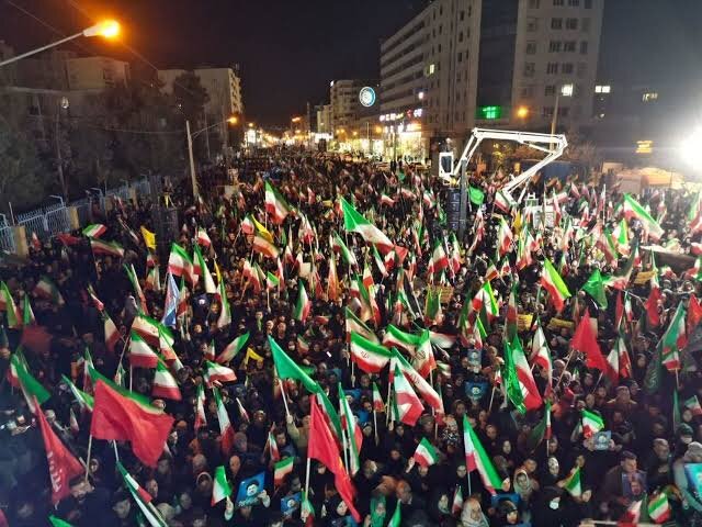 شبهای باشکوه تجمع/۸۳