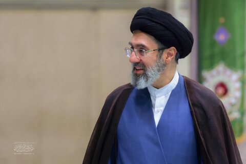 تصویر قدیمی و خاطره‌انگیز از دوران حضور رهبر معظم انقلاب در خط مقدم جبهه