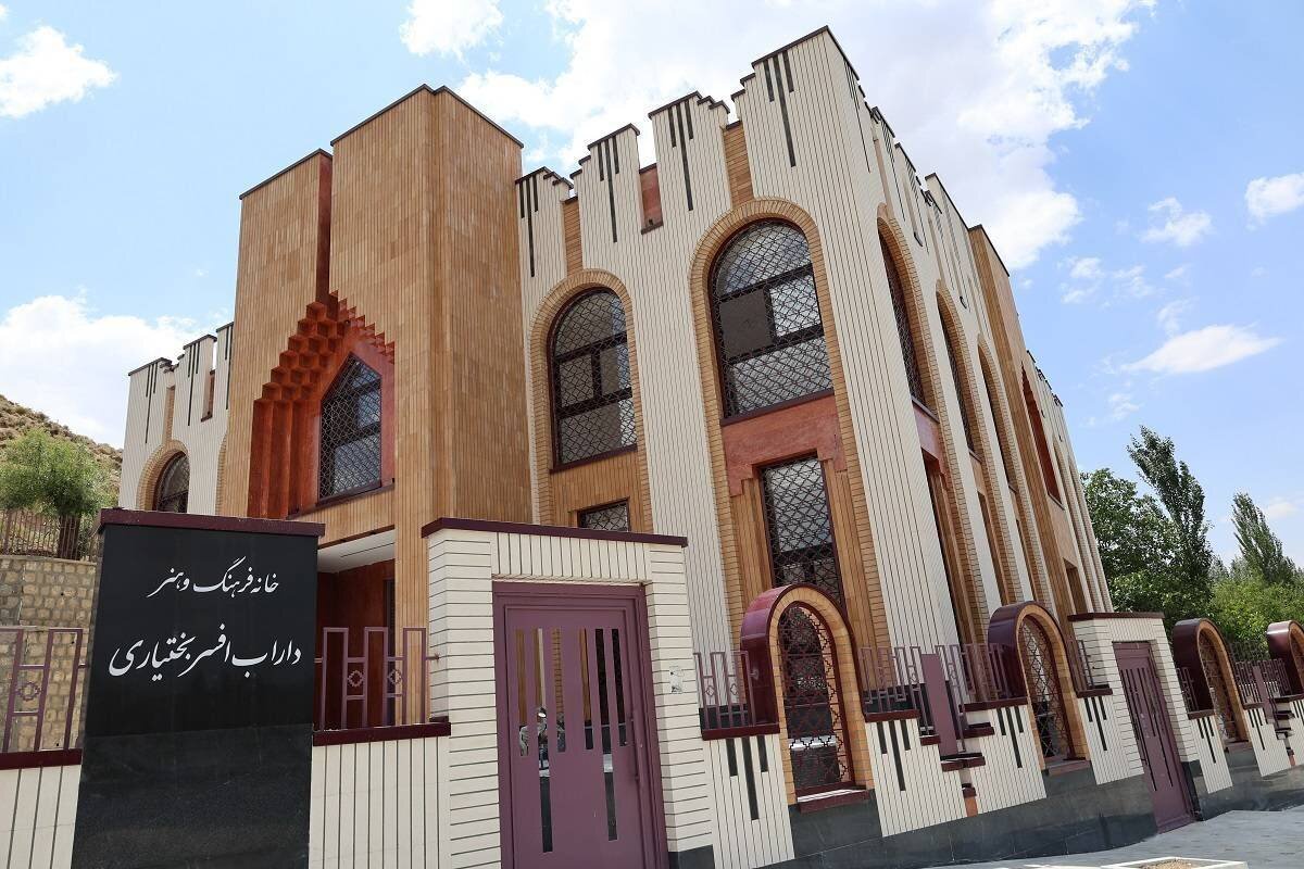 نخستین یادمان مفاخر چهارمحال و بختیاری بهره‌برداری شد