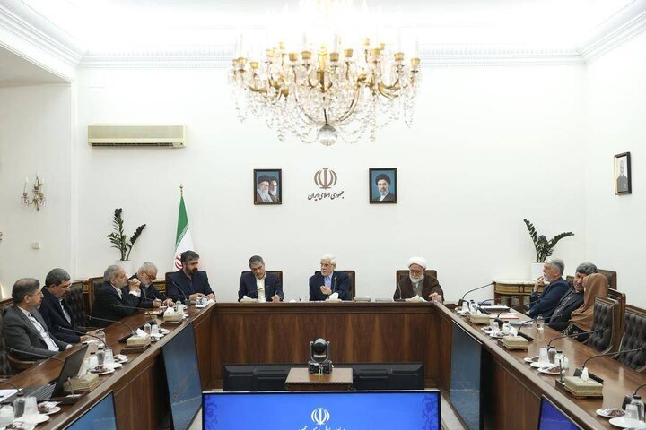 عارف: برنامه دشمن سرنگونی نظام در سه روز بود