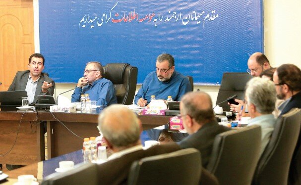 پورابراهیمی در نشست‌ گفتمان کاهش رنج مردم: اقتصاد ایران نیازمند آرایش جنگ اقتصادی است
