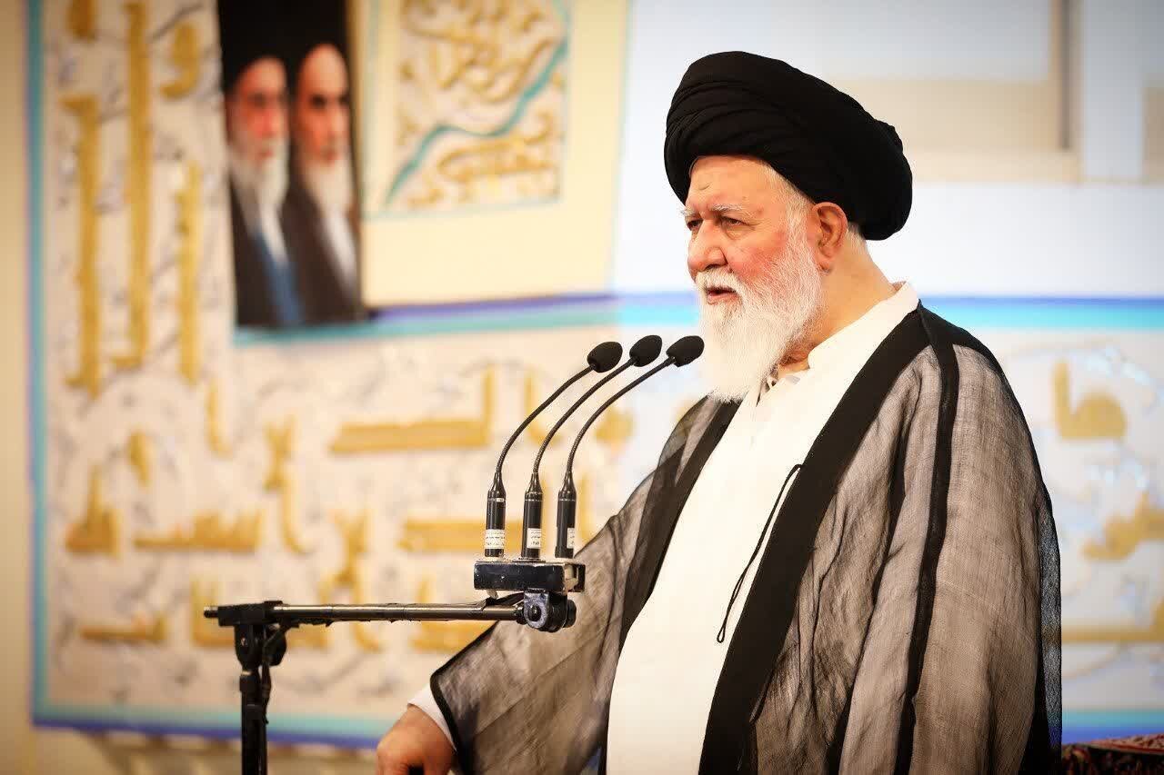 آیت‌الله علم‌الهدی: عناصر متخلف را در دانشگاه تحت پیگیری قرار دهید