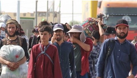 جنگ ایران افغان‌ها را به سمت بازگشت به اقتصاد نابسامان و حکومت طالبان سوق می‌دهد