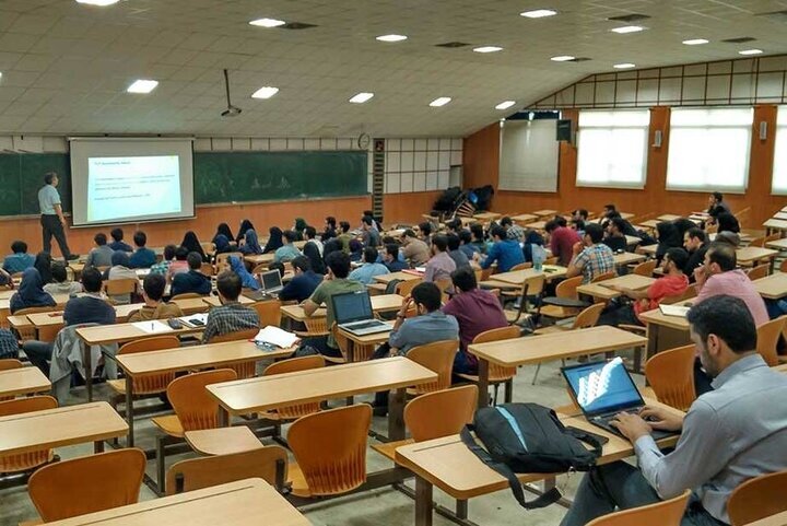 بازی با اعتبار دانش و دانشگاه