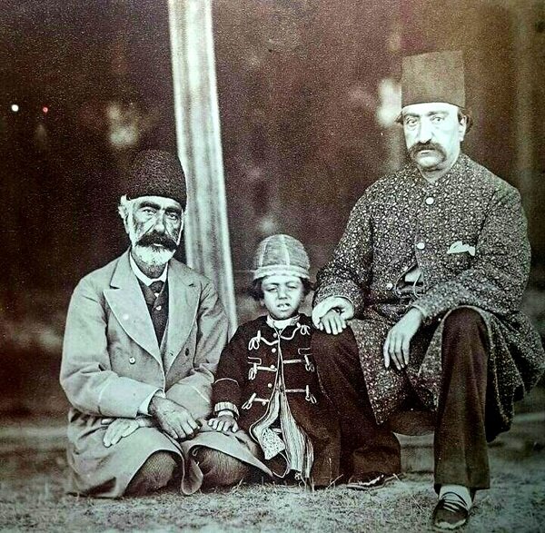 برادر «ملیجک» در تحریریه روزنامه اطلاعات