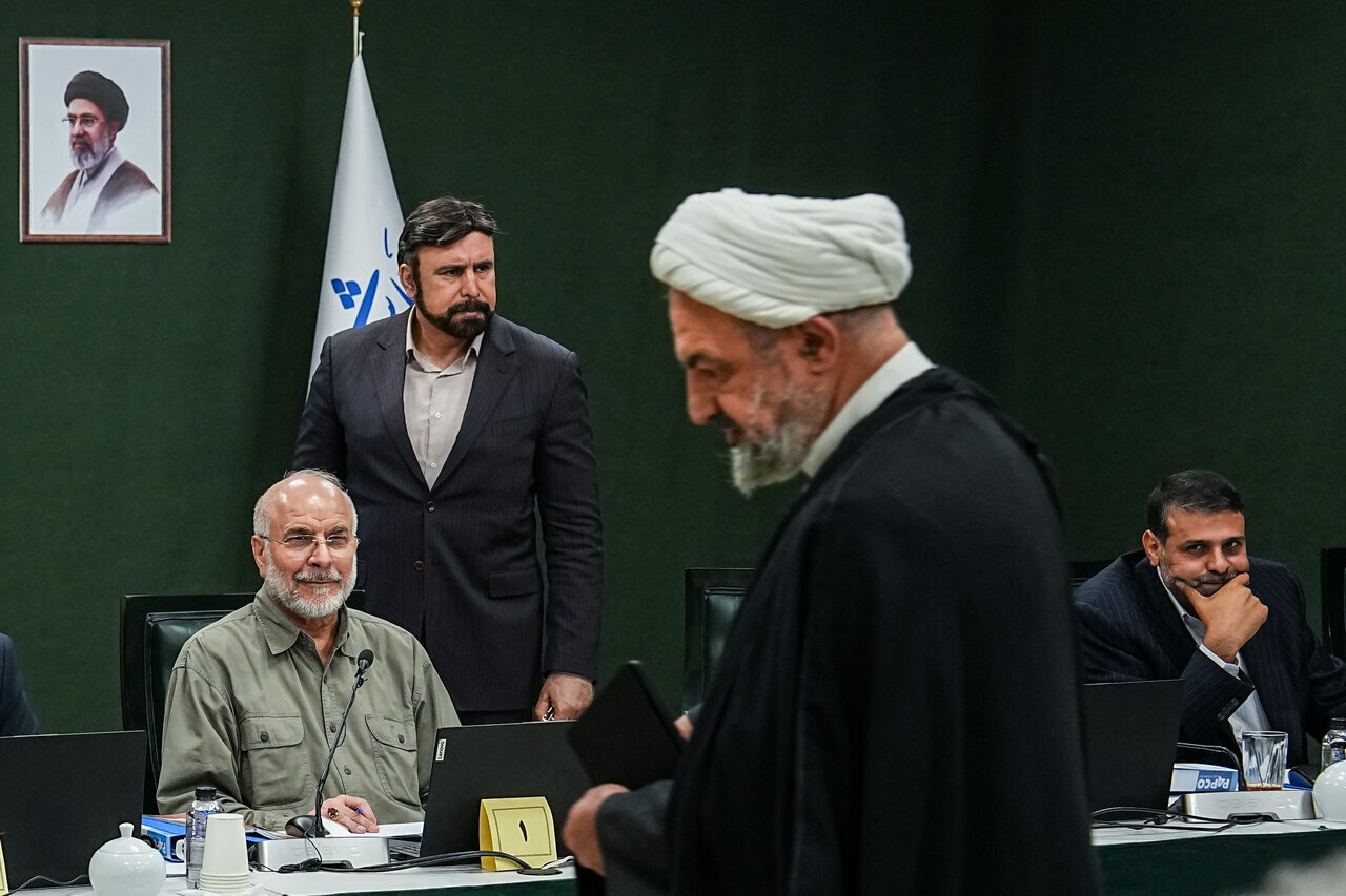 واکنش حمید رسایی به صدور حکم زندان: کمپوت بیاورید!/ پزشکیان مجوز ترور بیشتر را به ترامپ داد!
