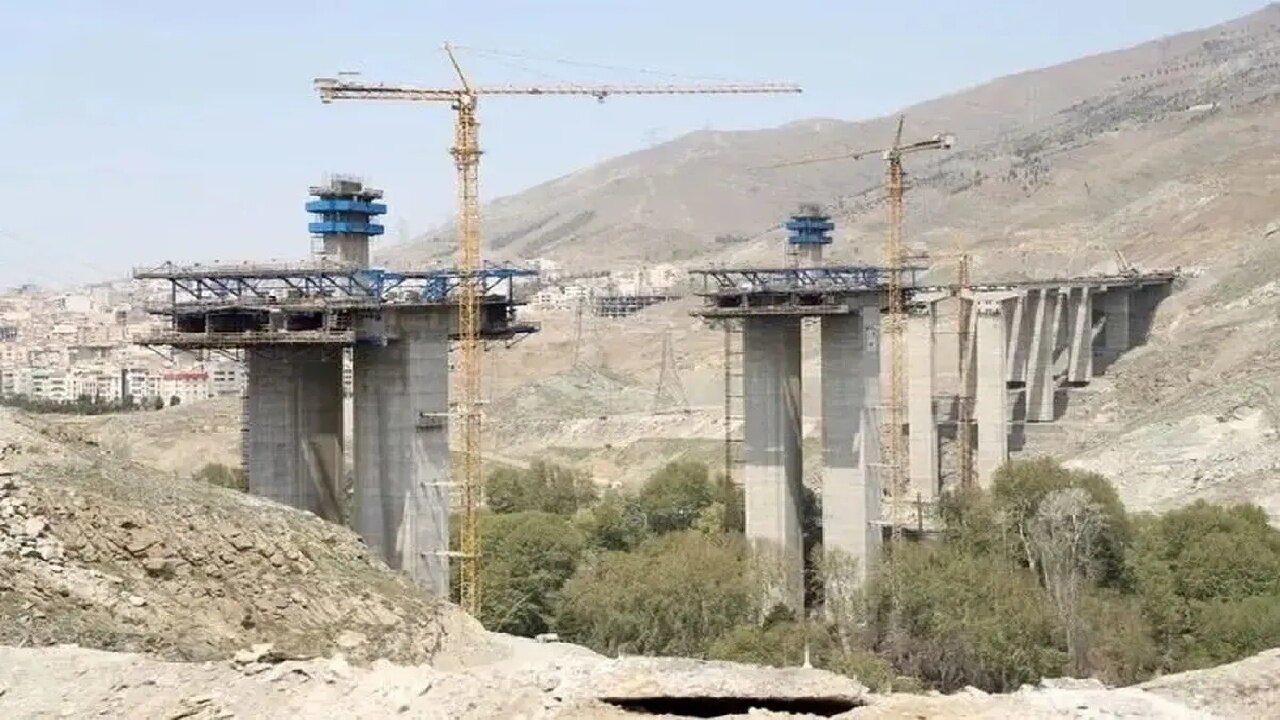 بازسازی پل شهید رئیسی کرج ۱۱ تا ۱۴ ماه زمان می‌برد