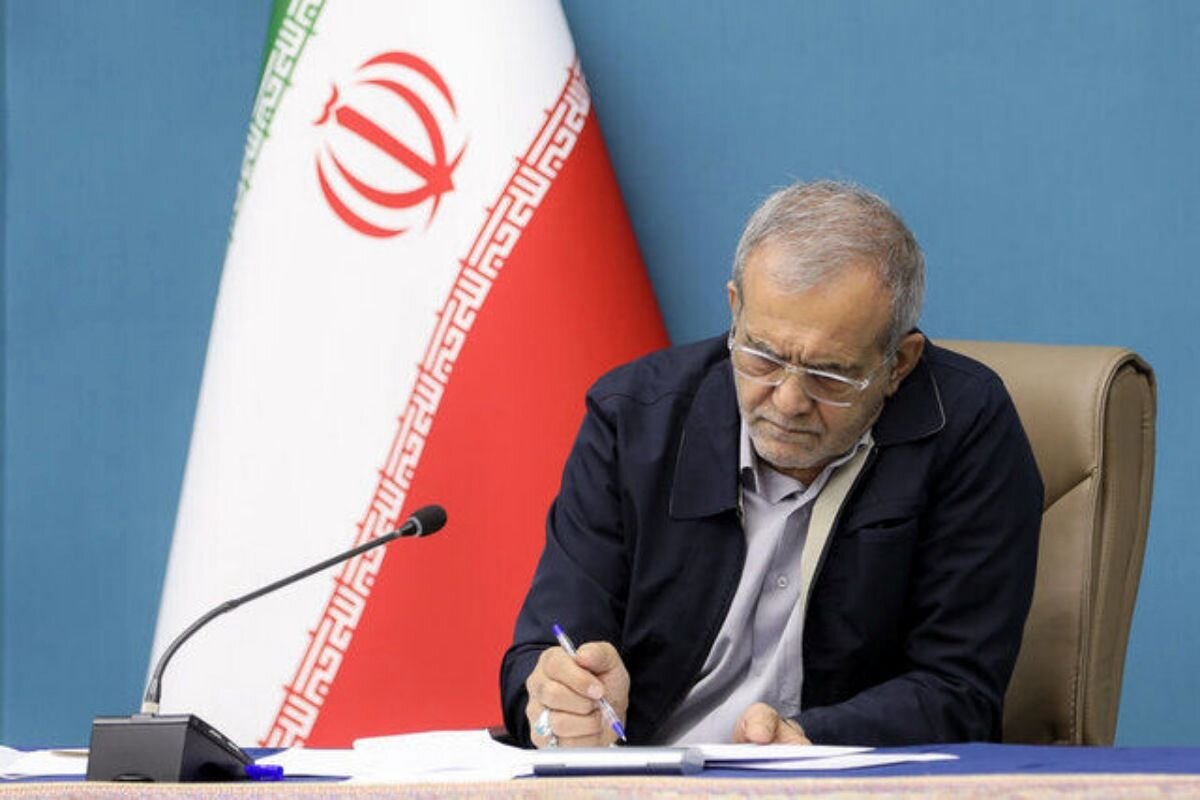 پزشکیان در پیامی درگذشت مادر جلال رفیع را تسلیت گفت