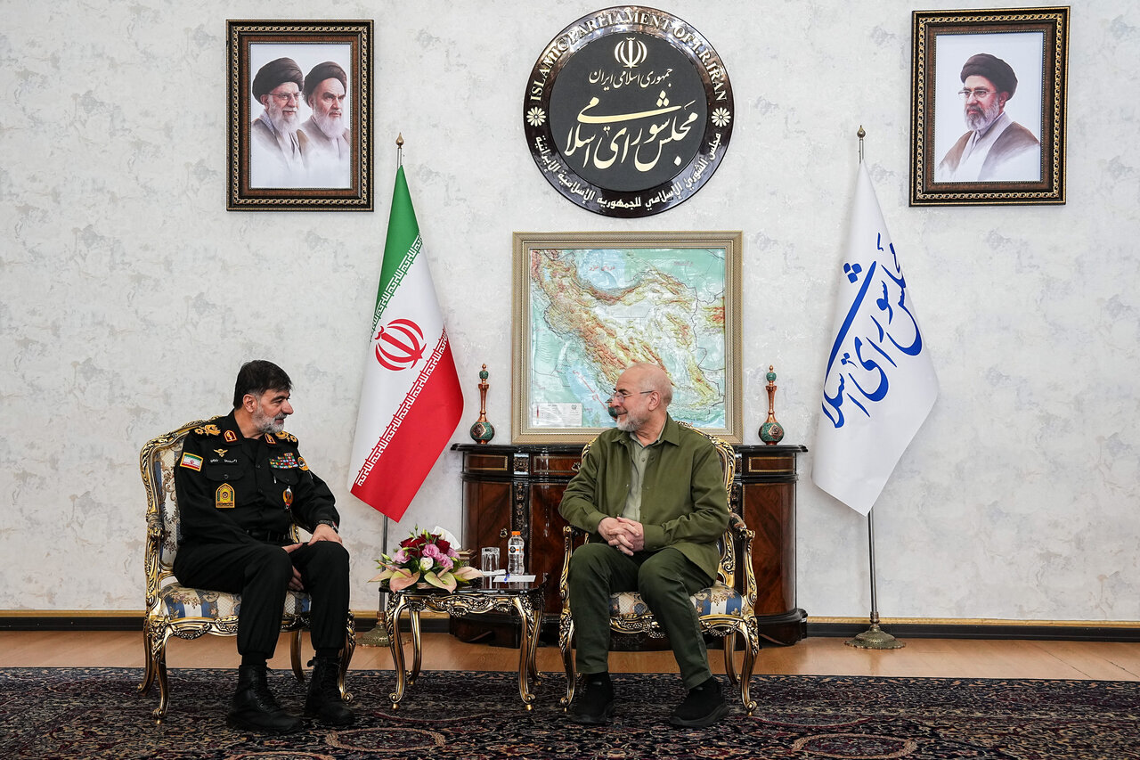 گفتگوی بی‌سیمی رئیس مجلس با کارکنان فراجا؛ قالیباف: دشمن به دنبال ایجاد ناامنی در داخل کشور است