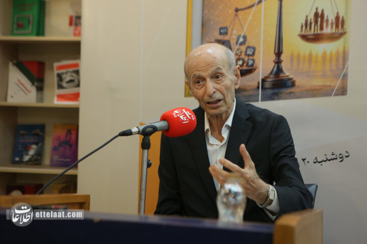 مراسم رونمایی و نقد کتاب «اخلاق رسانه در عصر اطلاعات»