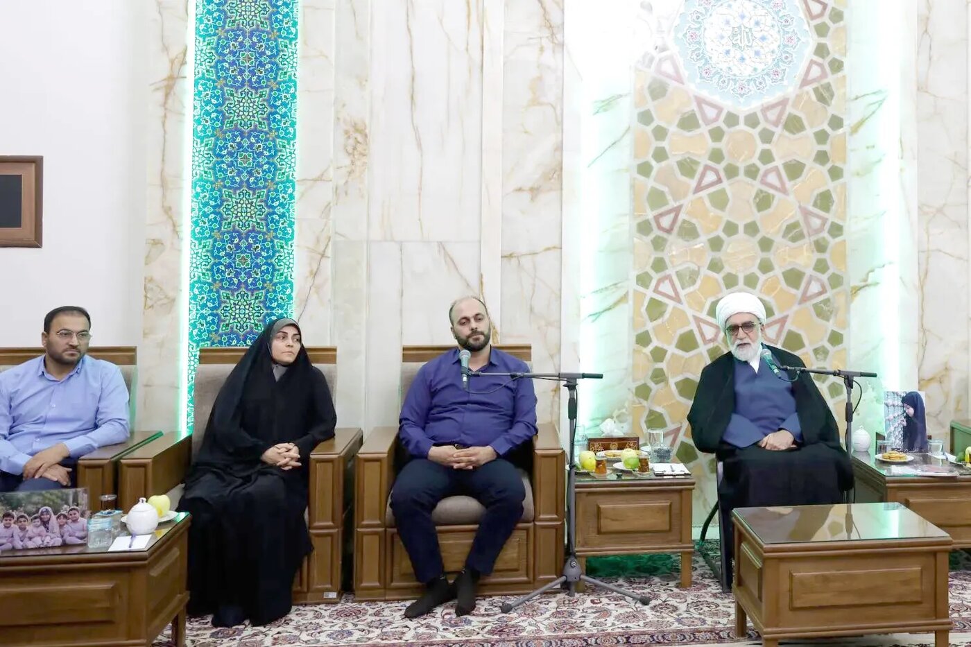 دیدار تولیت آستان قدس رضوی با خانواده ۱۱ شهید جنگ رمضان
