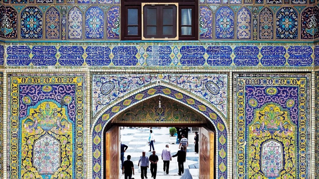 انتقاد تند از سر دادن شعارهای ضدوحدت در حرم امام رضا (ع)؛ ماجرا چه بود؟