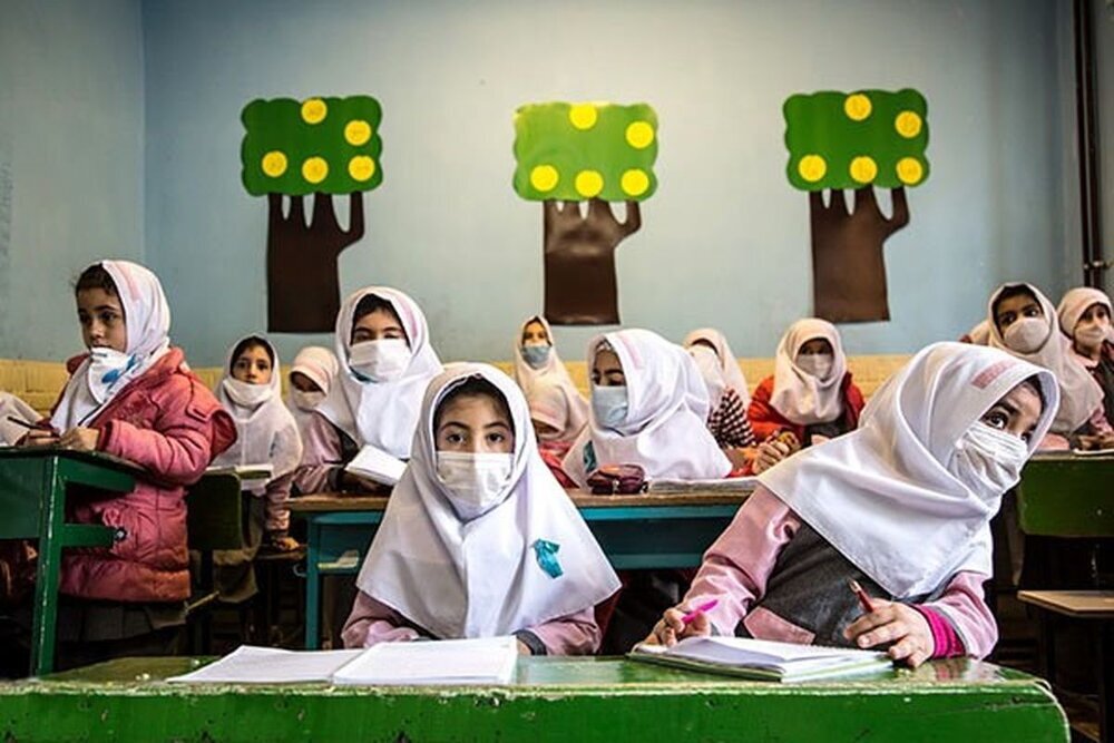 افزایش ۱۰ درصدی غیبت دانش‌آموزان در مشهد؛ آنفلوآنزا علائم گوارشی هم دارد