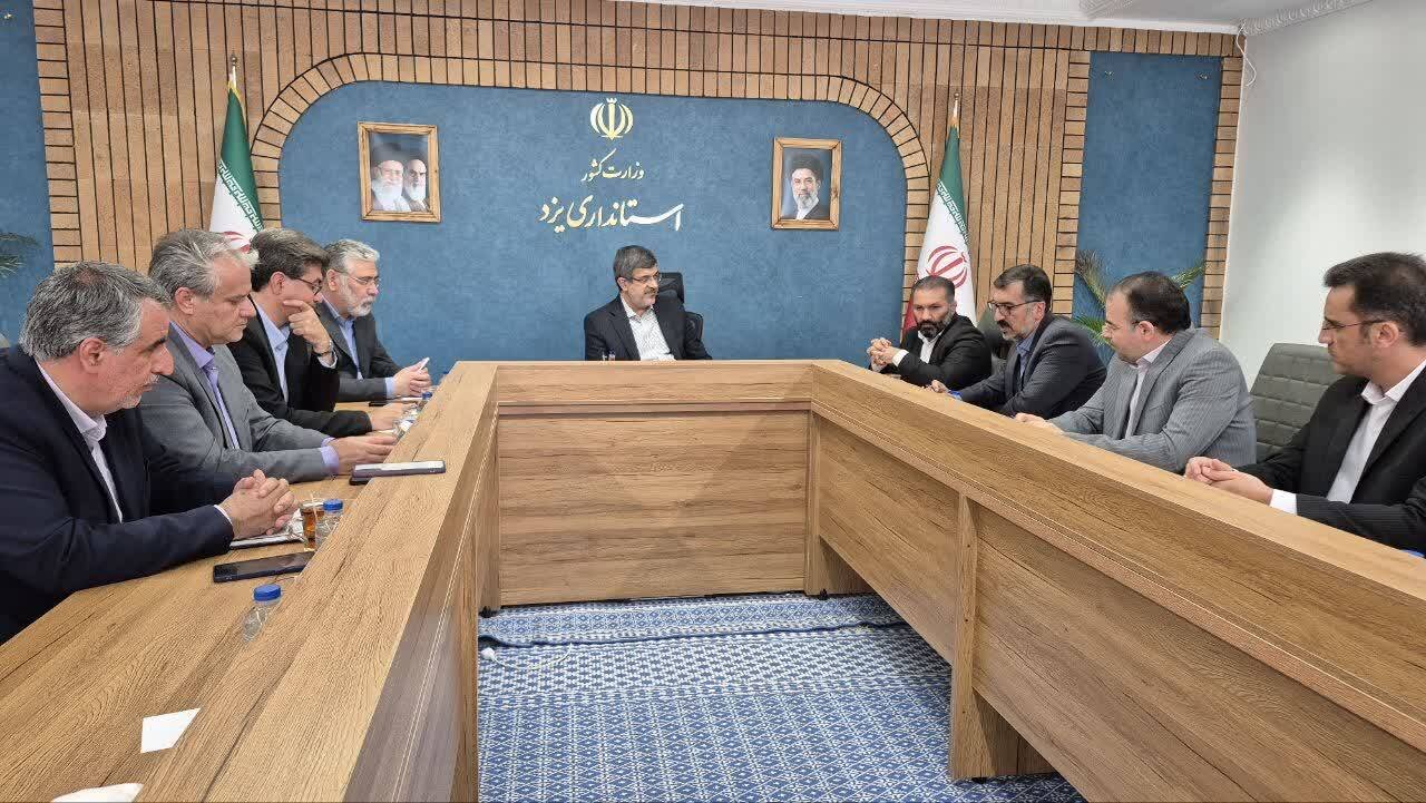 نشست نهایی بازنگری دستورالعمل صدور پروانه گلخانهها به میزبانی یزد