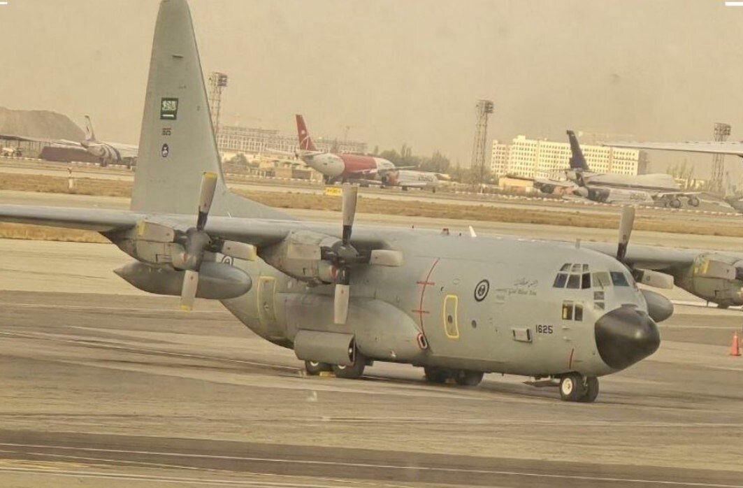 رمزگشایی از فرود هرکولس C-130 ارتش عربستان در فرودگاه مهرآباد؛ انتقال یک میلیارد دلار پول نقد به تهران برای پایان جنگ با انصارالله یمن؟